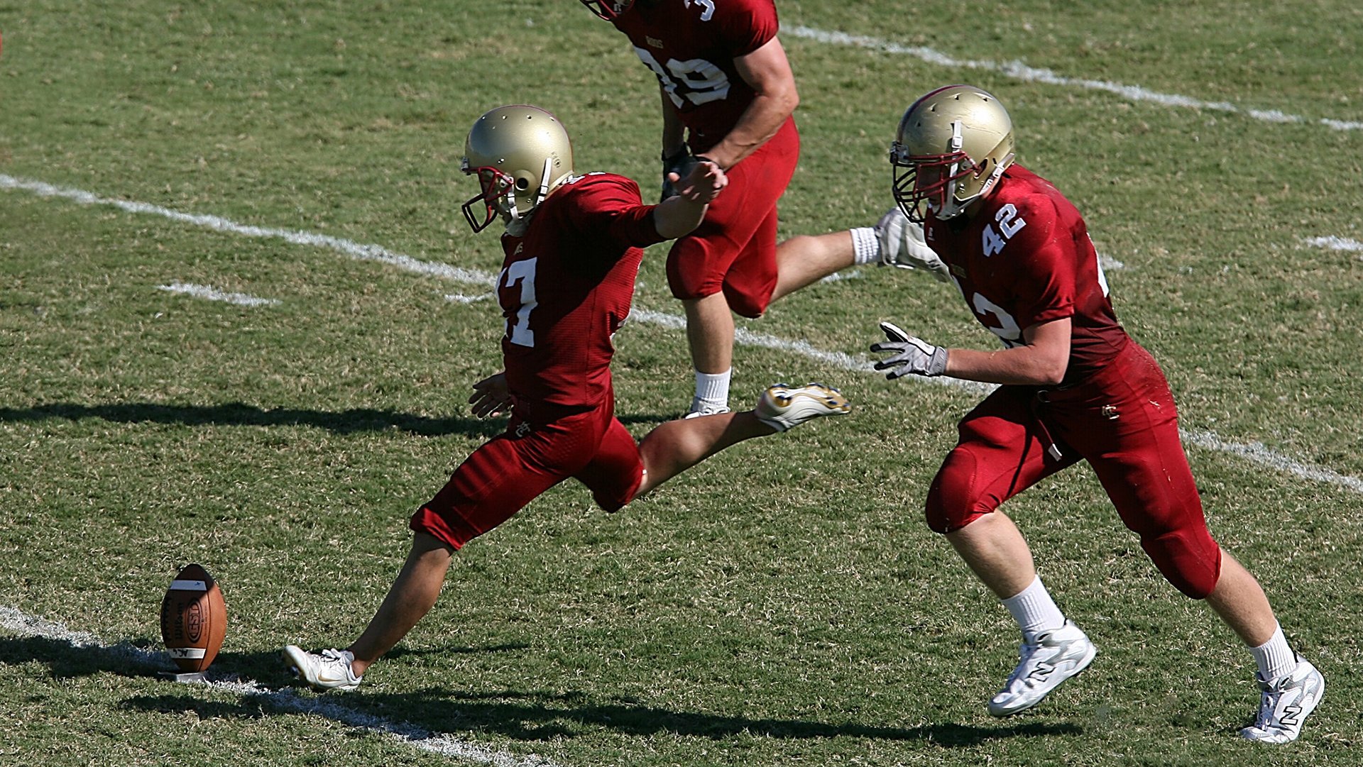 开云注册-日本体操队在巴黎奥运会表现出色，获得多枚奖牌，日本体操冠军落地